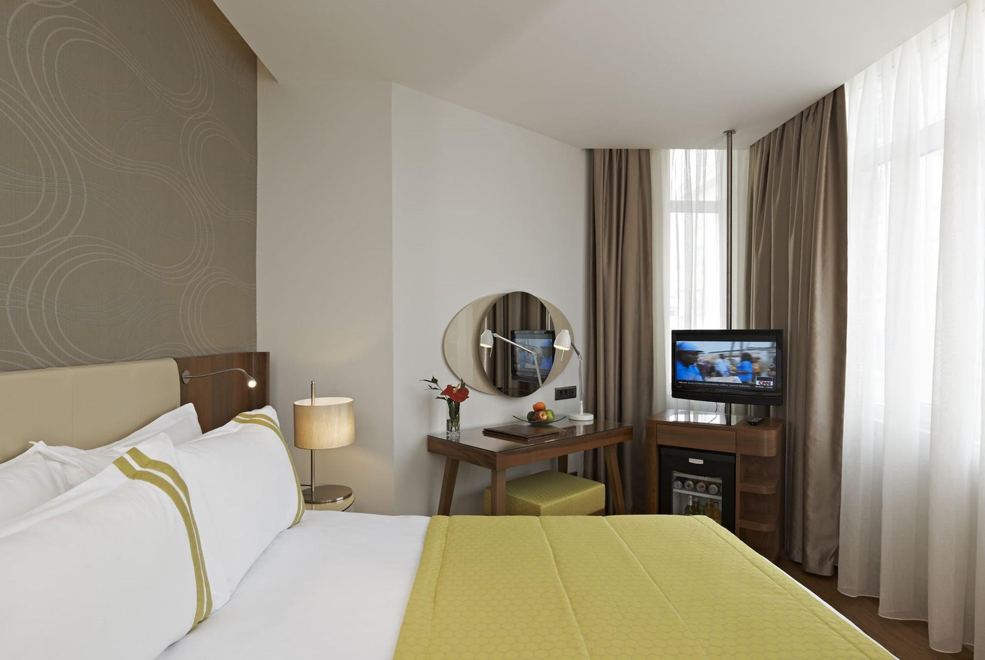 Four Points Flex By Sheraton Istanbul Taksim Square Exterior foto
