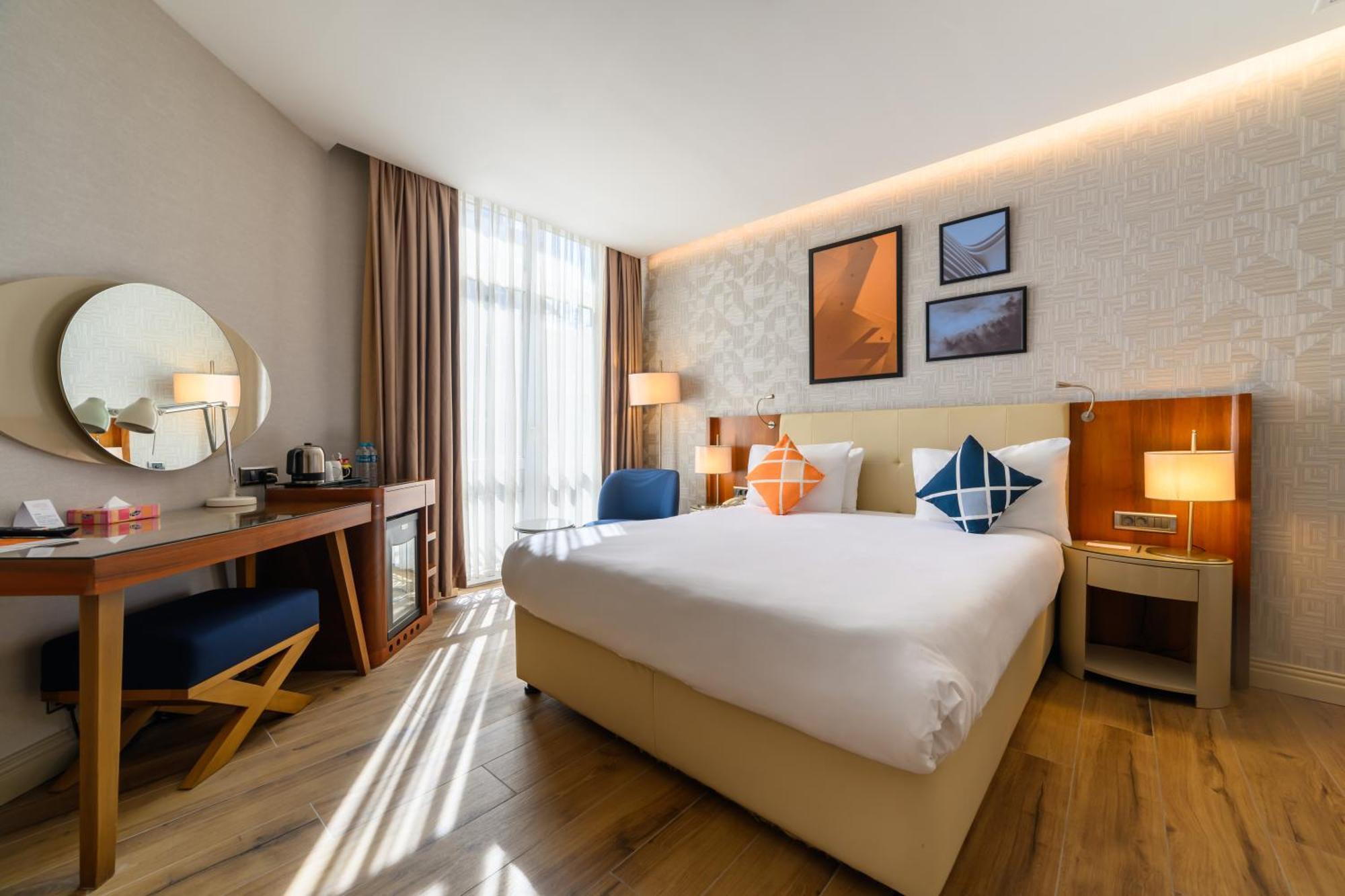 Four Points Flex By Sheraton Istanbul Taksim Square Exterior foto