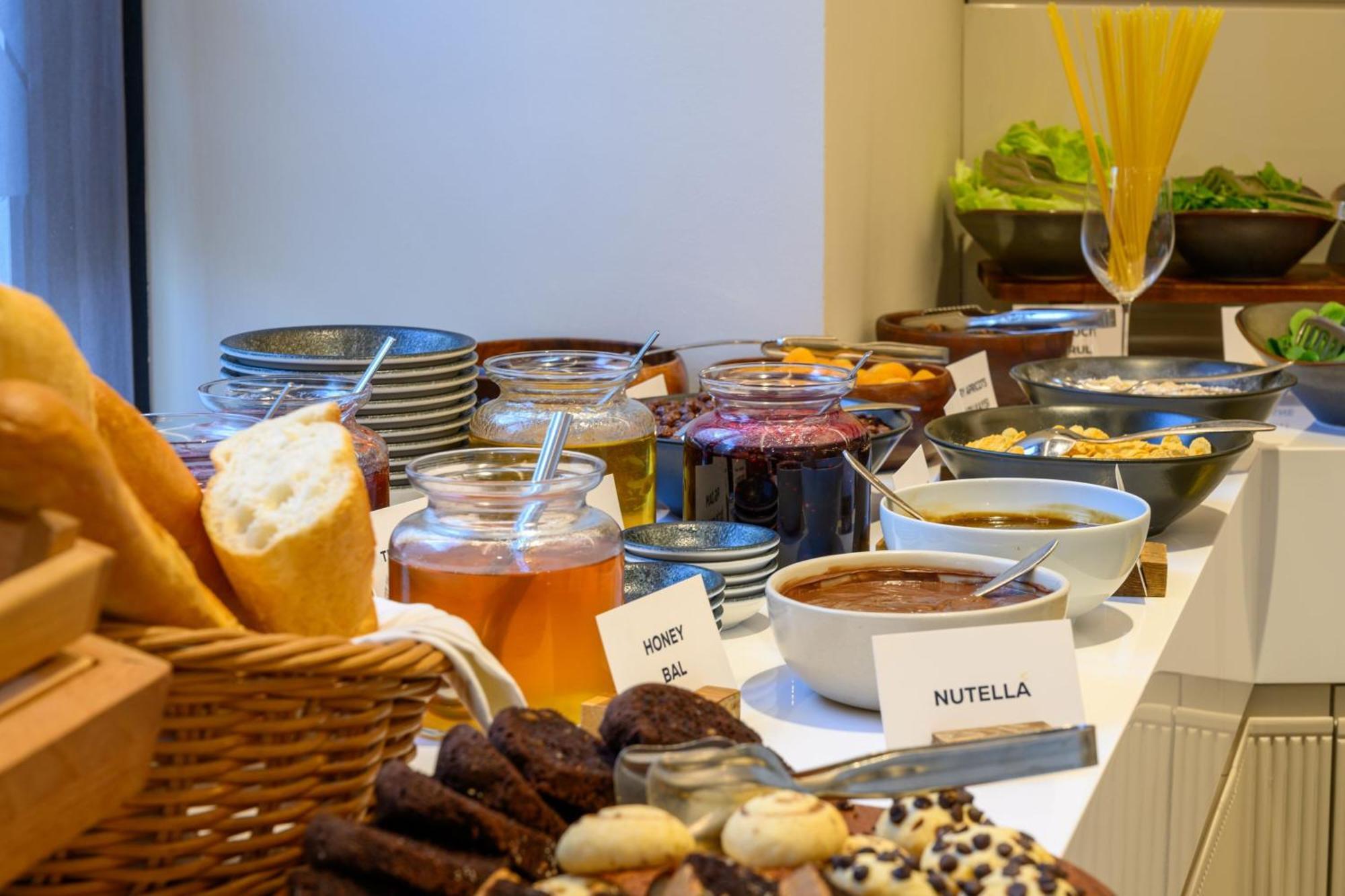 Four Points Flex By Sheraton Istanbul Taksim Square Exterior foto