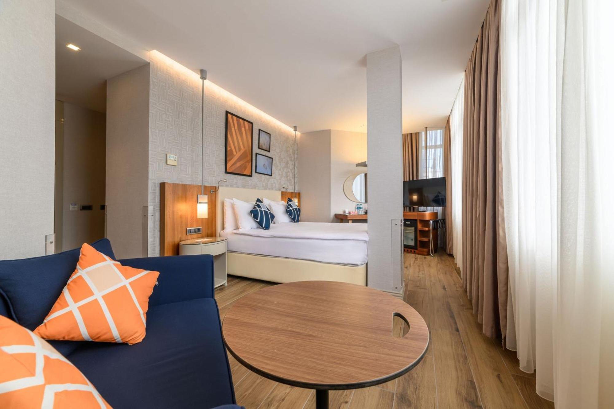 Four Points Flex By Sheraton Istanbul Taksim Square Exterior foto