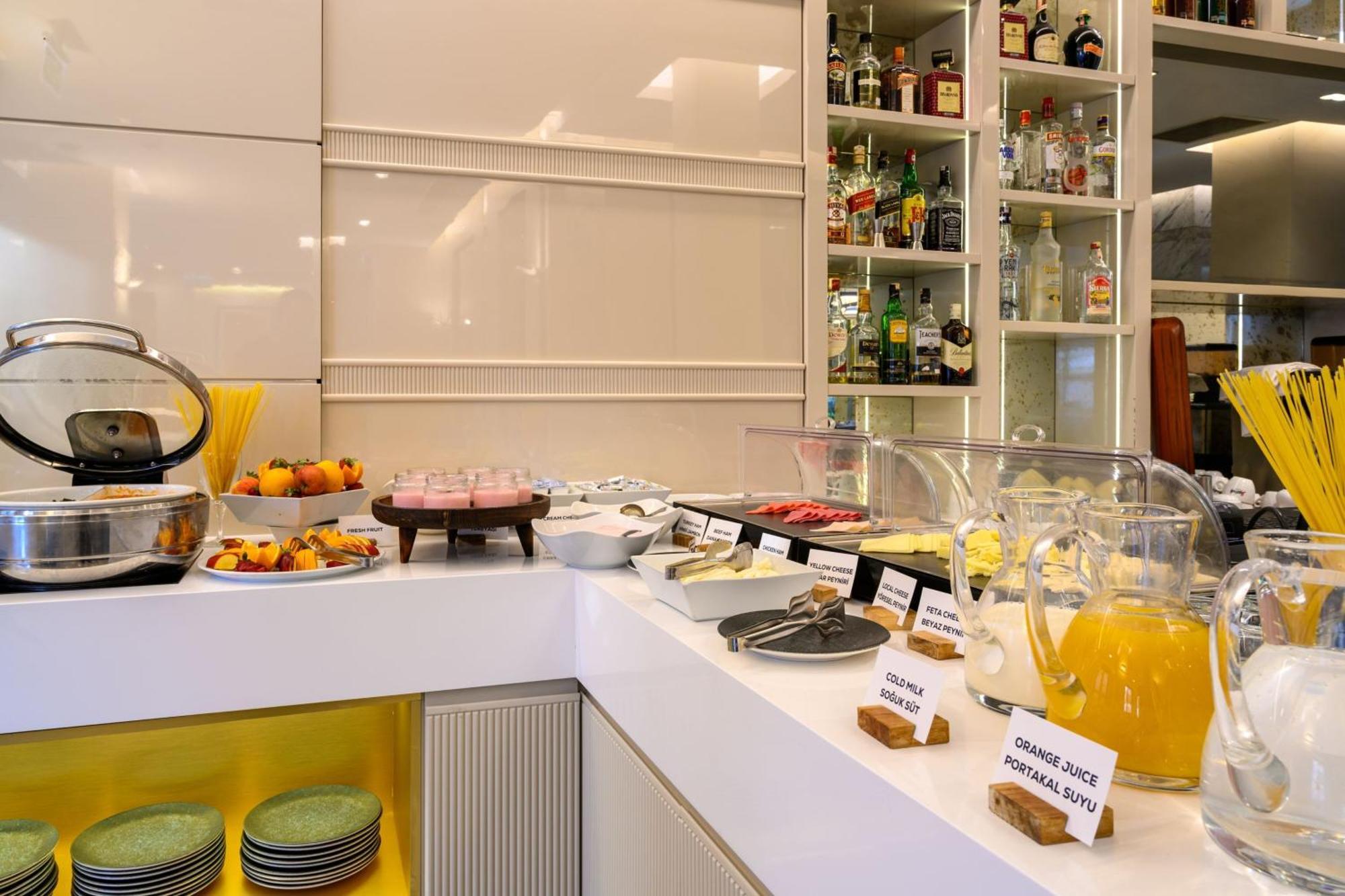 Four Points Flex By Sheraton Istanbul Taksim Square Exterior foto